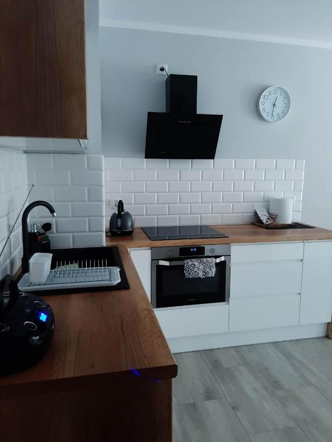 Apartament Lilu シクラルスカ・ポレンバ エクステリア 写真